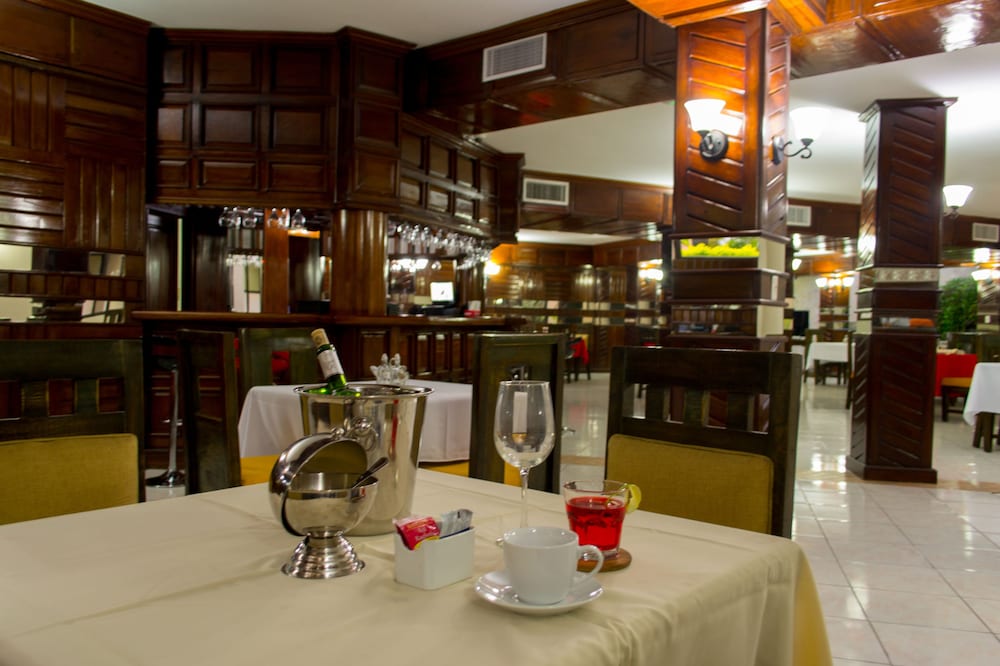 Фото Constellation Hotel