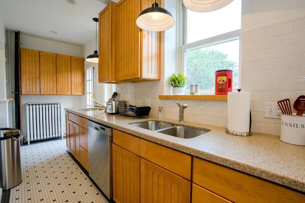 Фото The Traveler's Nook Walk to City Park