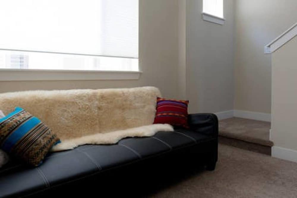 Фото The Mile High Townhome Walk to the Stadium