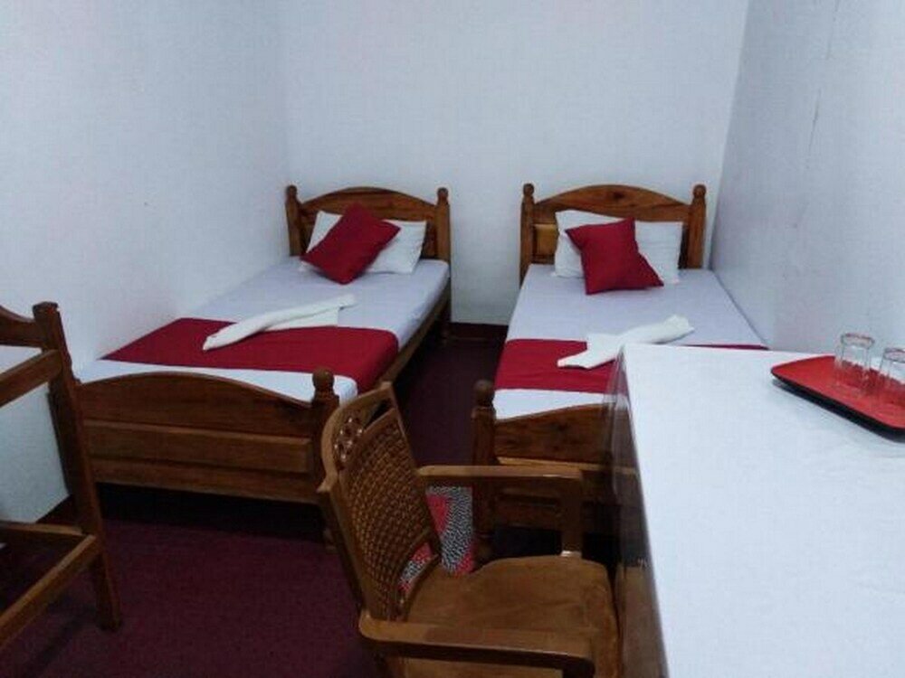 Фото Colonial Inn