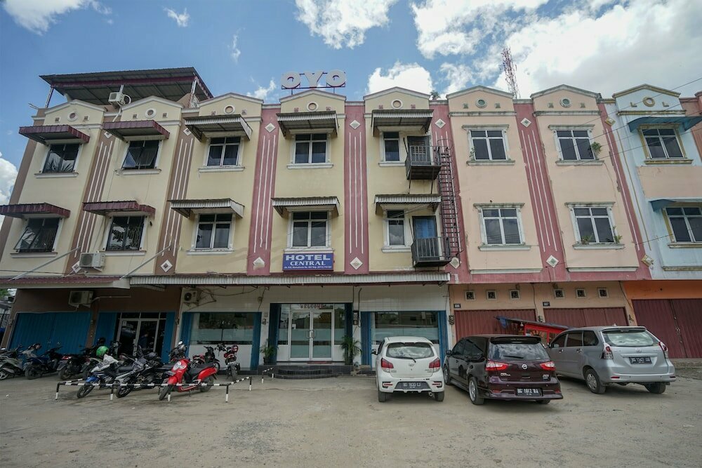Hotel Oyo 448 Hotel Central, Palembang, photo
