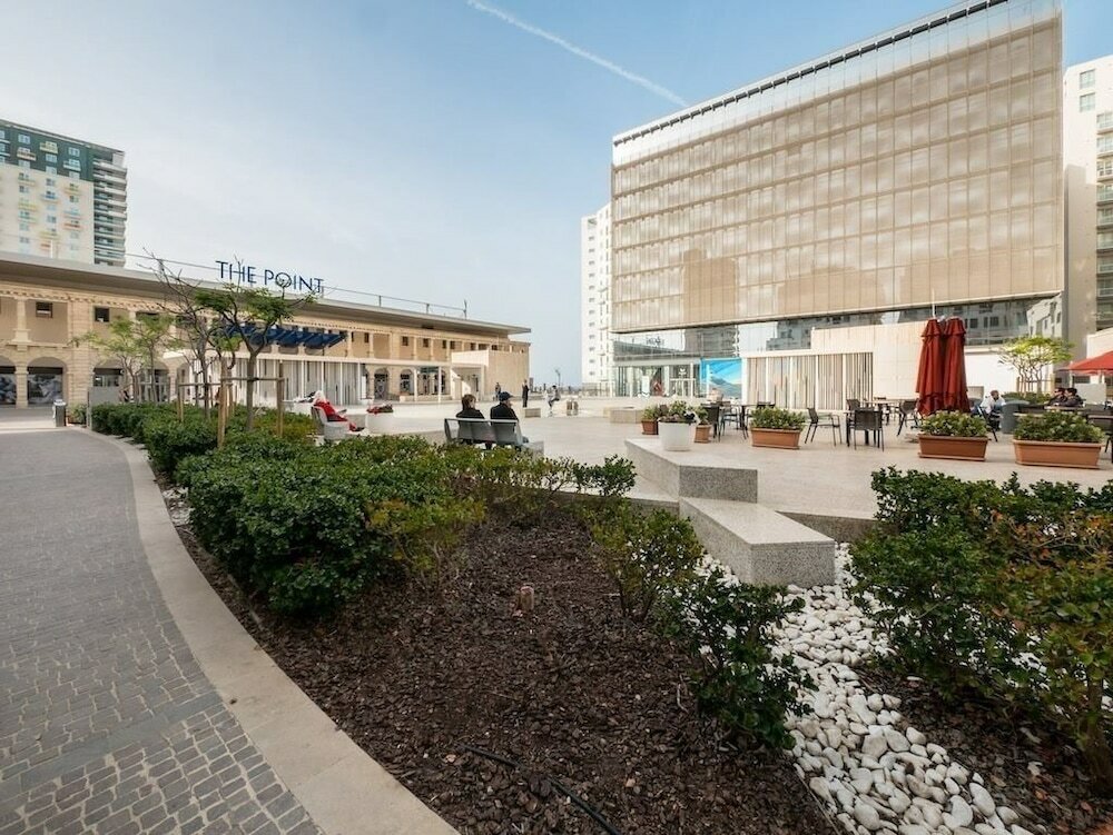 Фото Modern Apartment With Stunning Seaviews