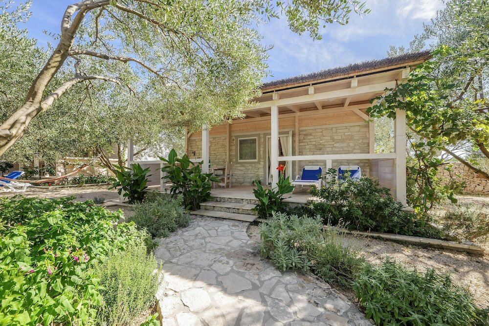 Фото Olive Garden Camp Resort