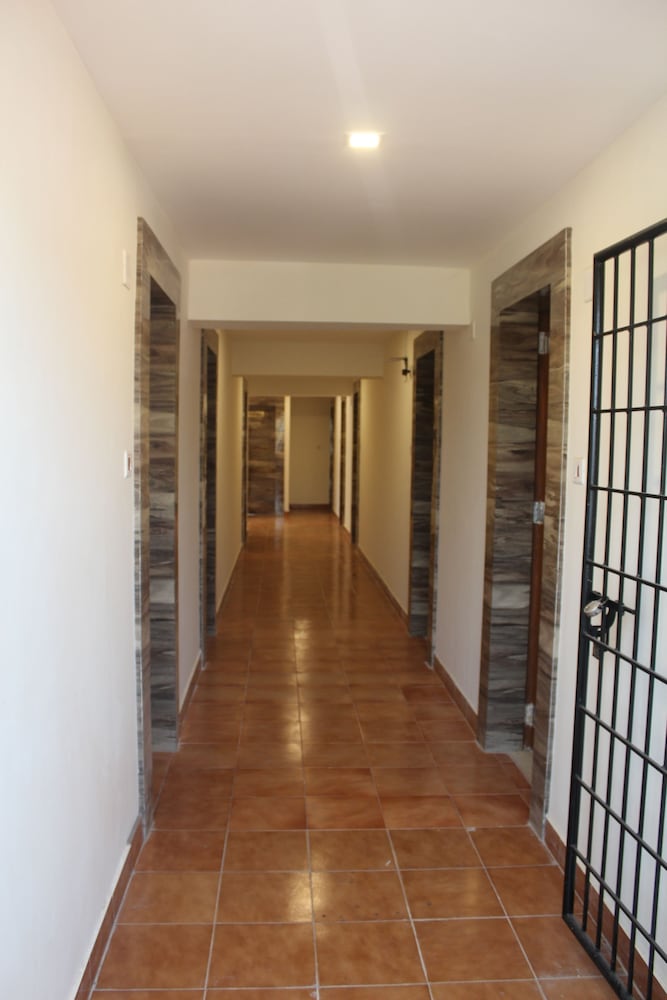 Фото Hotel Ak International Rooms