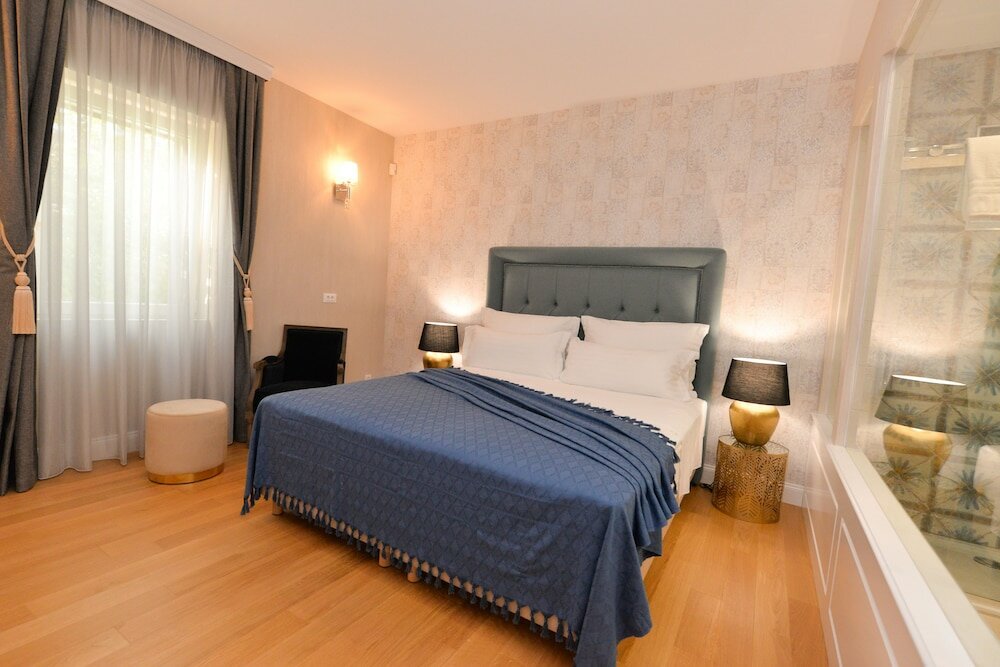 Фото The Duke Luxury Rooms