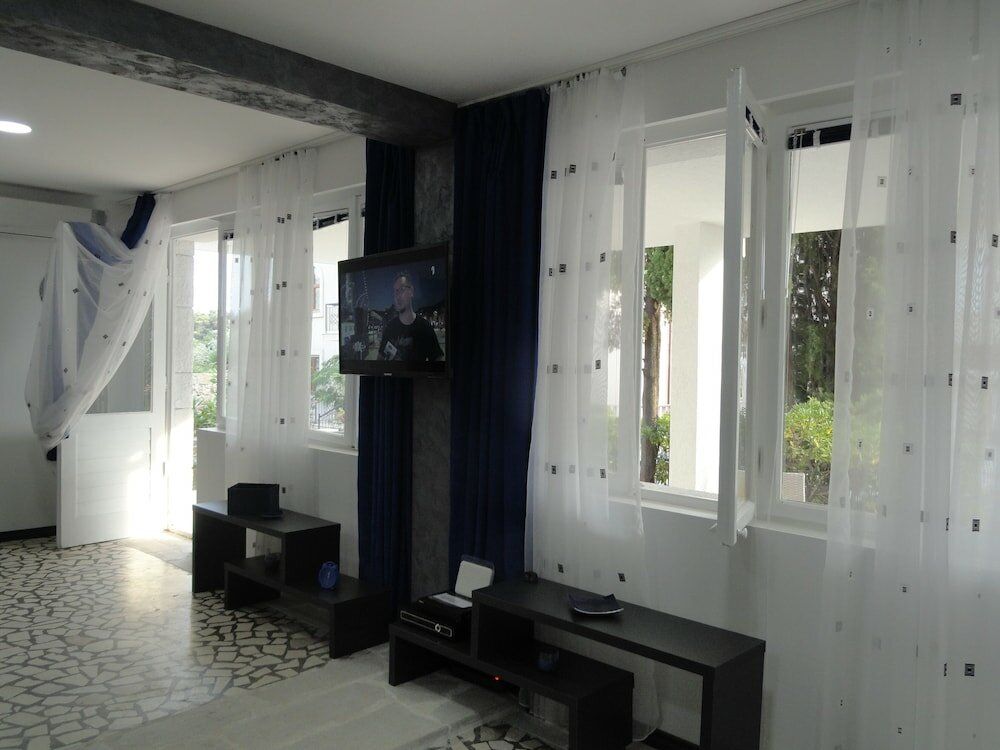 Фото Petrovac Holiday House with pool