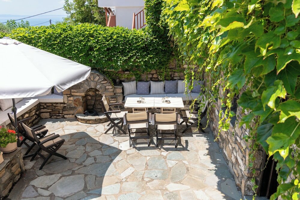 Фото Oreiades Parthenon