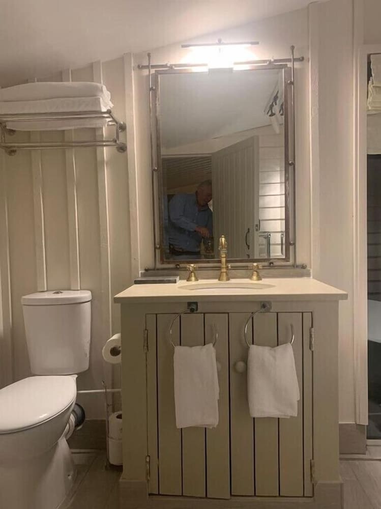 Фото Cedar House Boutique B&b