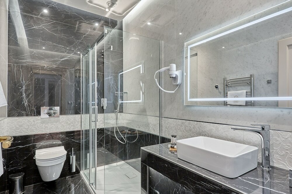 Фото Golden Key Boutique Hotel