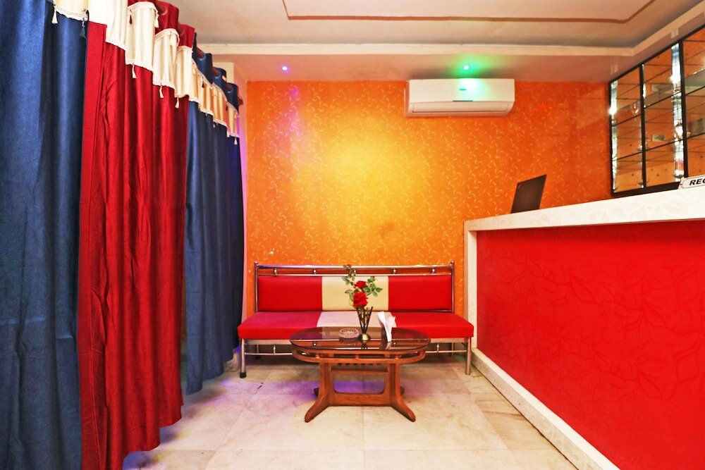 Фото Oyo 16627 Xpress Inn