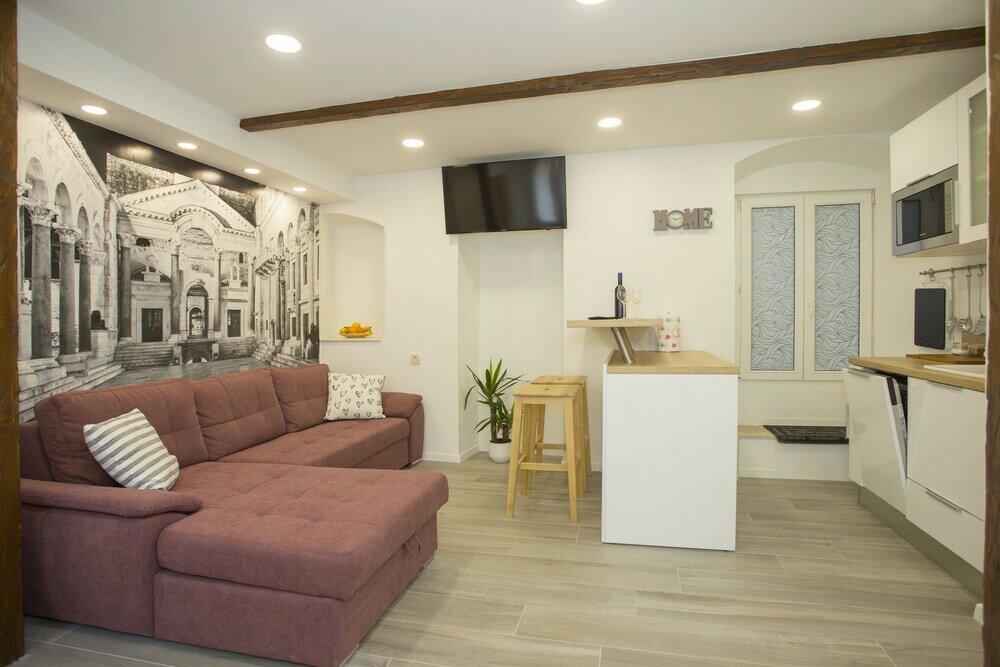 Фото Alluring Apartment in Split Near Diocletian Palace