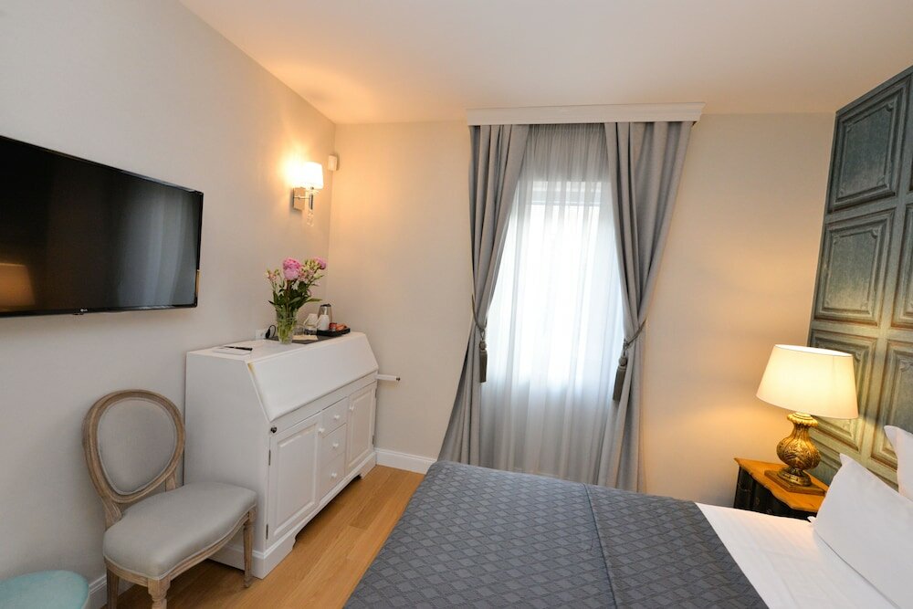 Фото The Duke Luxury Rooms