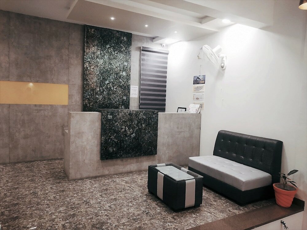 Фото Hotel Suryansh