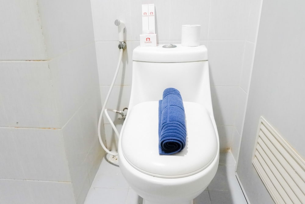 Фото Minimalist 2br at Dian Regency by Travelio