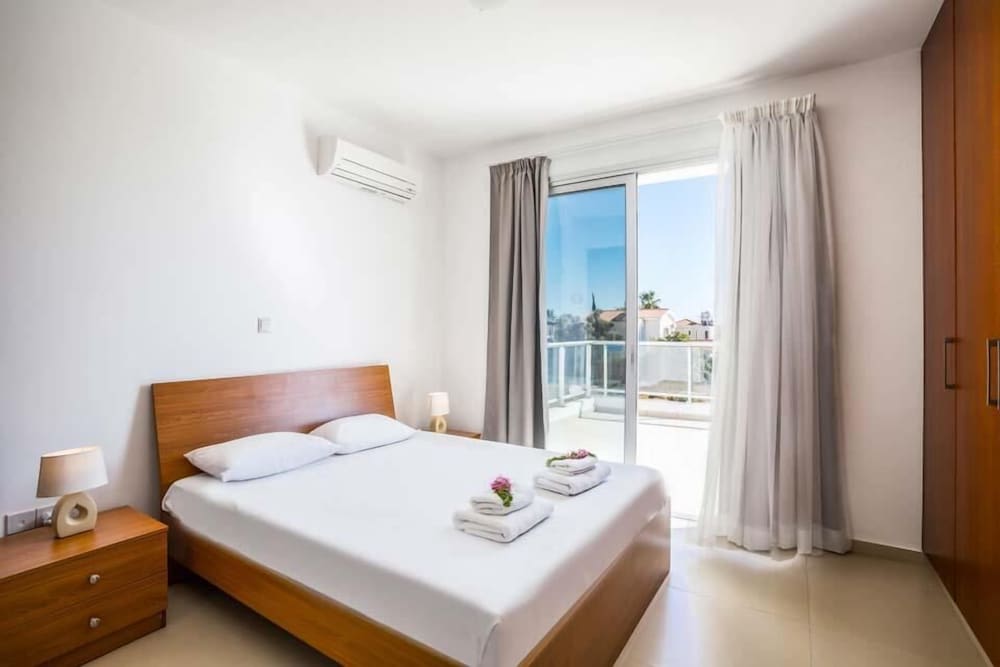 Фото Villa White Moonflower