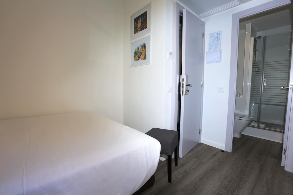 Фото Hotel Alguer Camp Nou