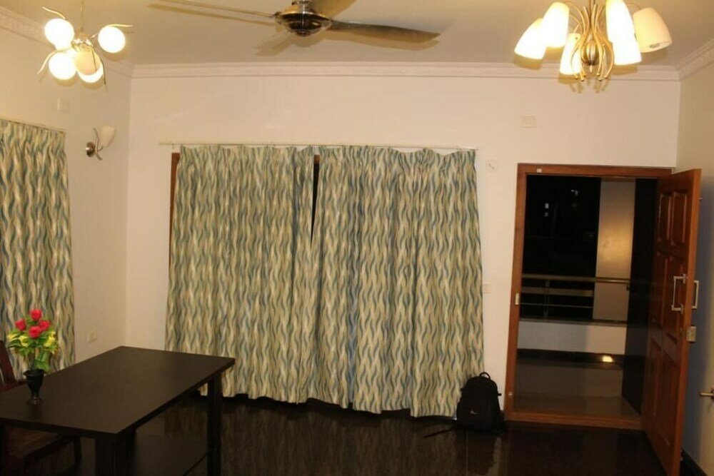 Фото Zions Hotel