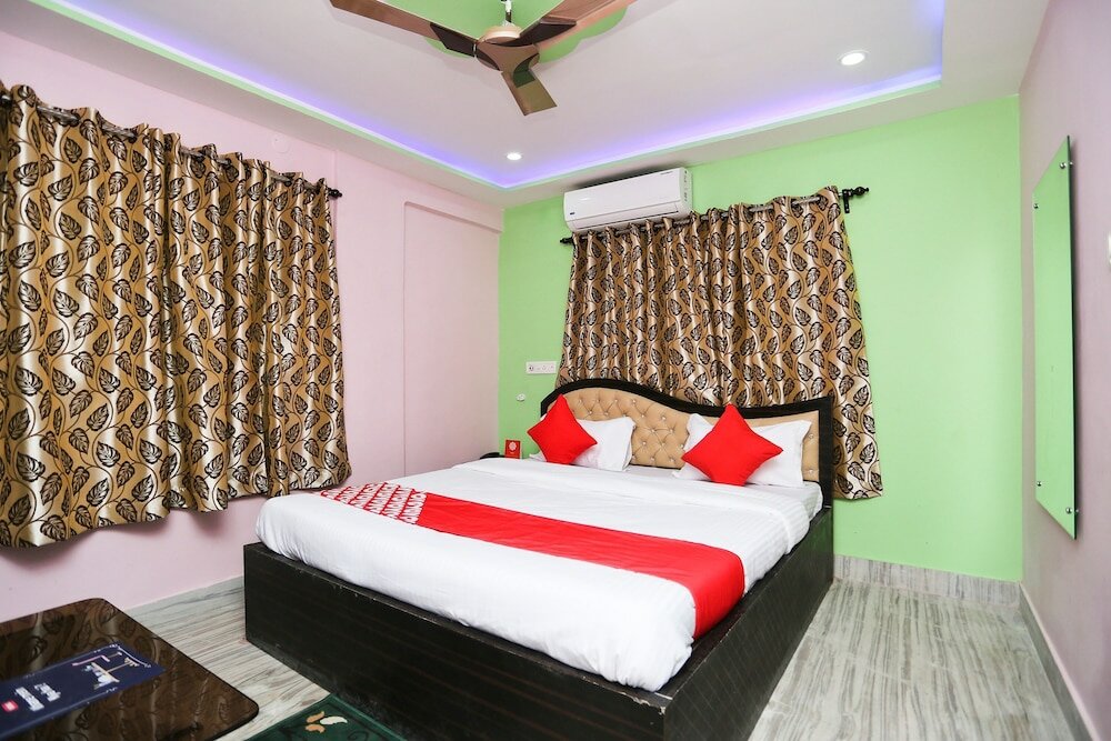 Фото Oyo 22566 Red Velvet Inn