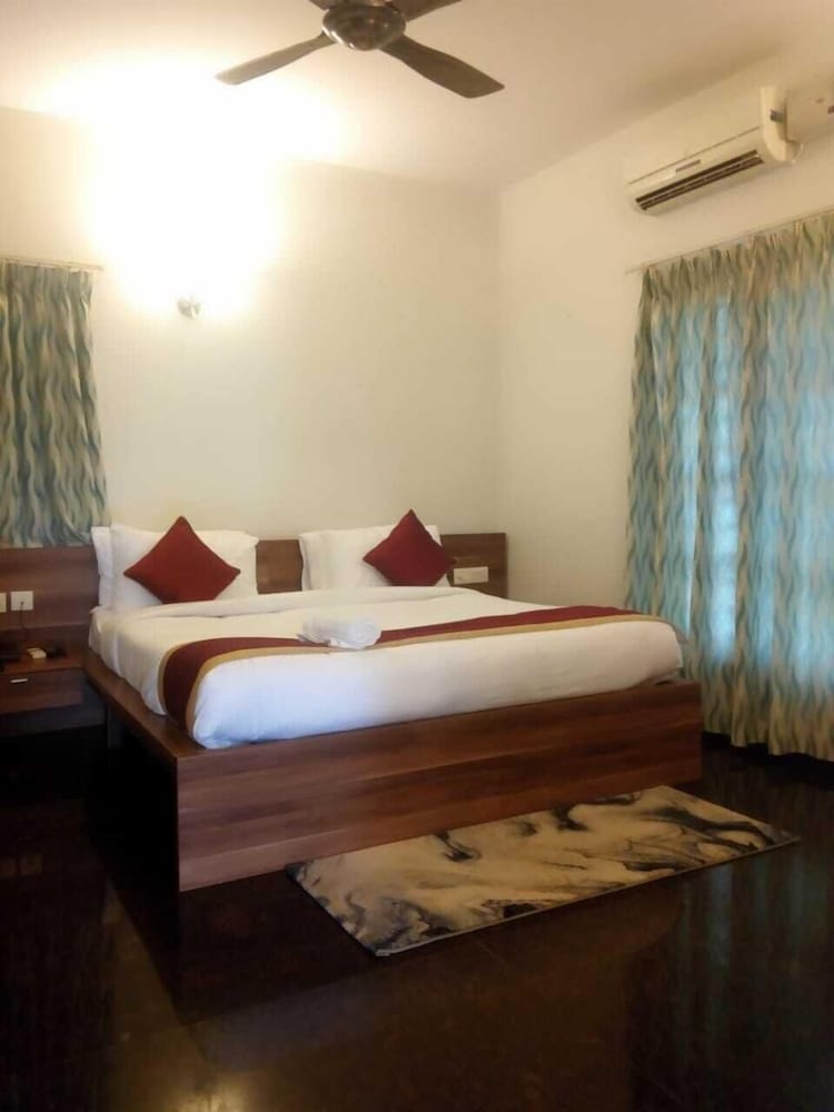 Фото Zions Hotel