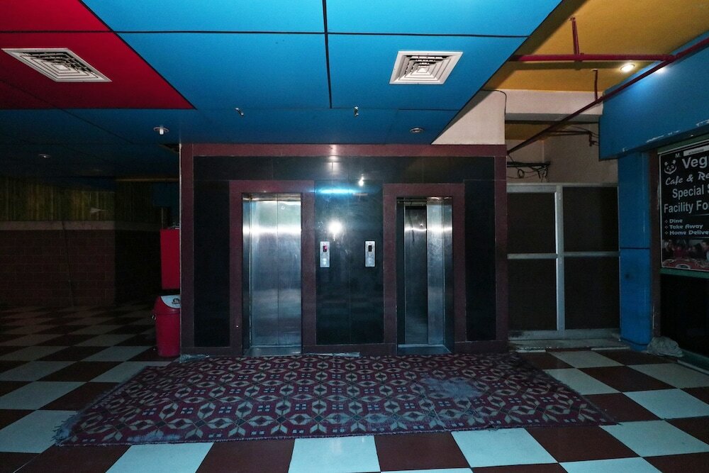 Фото Oyo 16905 The Rohtak Hyatt