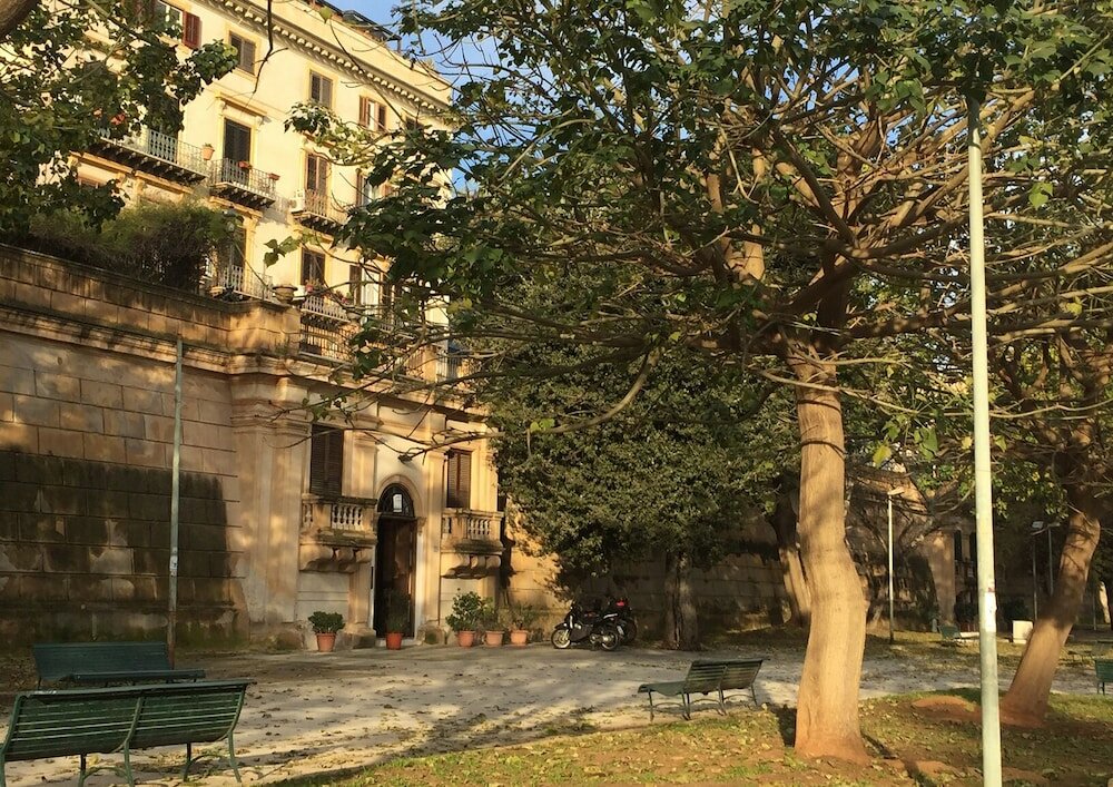 Фото Amazing Sea View in Historic Building