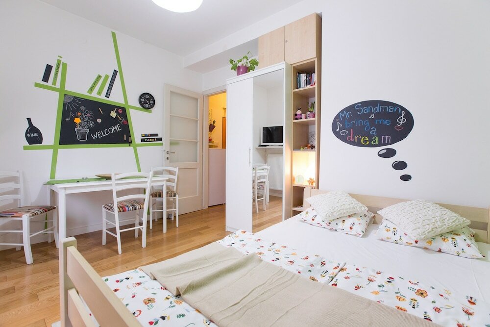 Фото Witty Please & Bardot