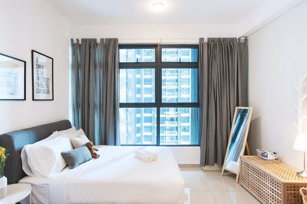 Фото A9 Relax & Enjoy in a Luxury Condo near Jonker St