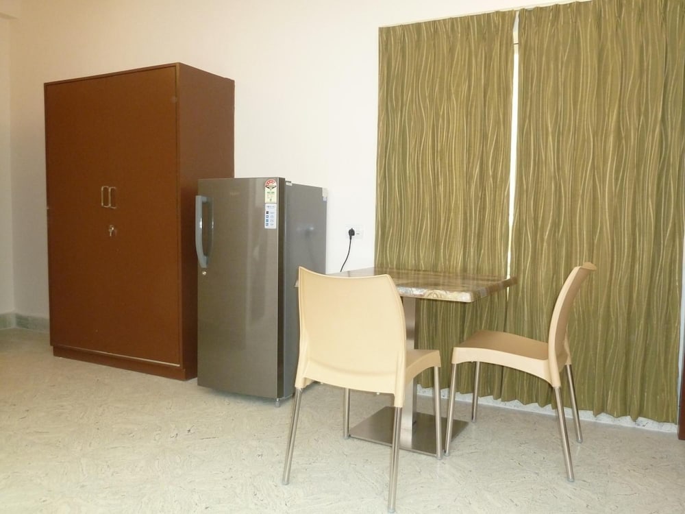 Фото Sree Parthi Hotel