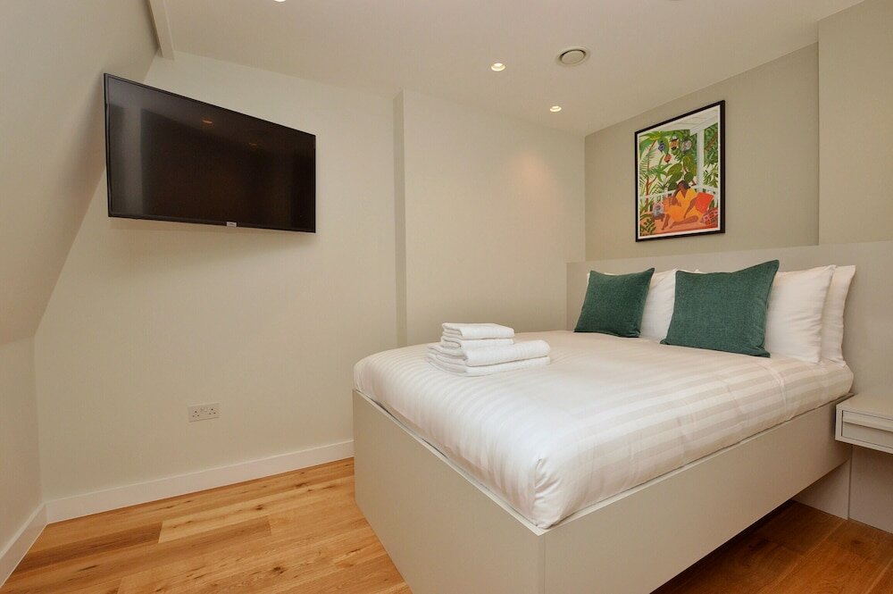 Фото Cromwell Serviced Apartment