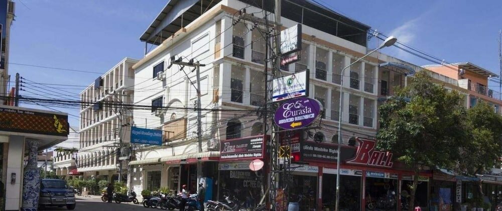 Фото отеля 1