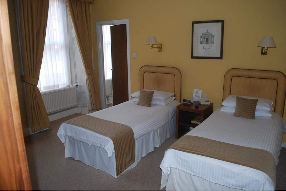 Фото The New County Hotel