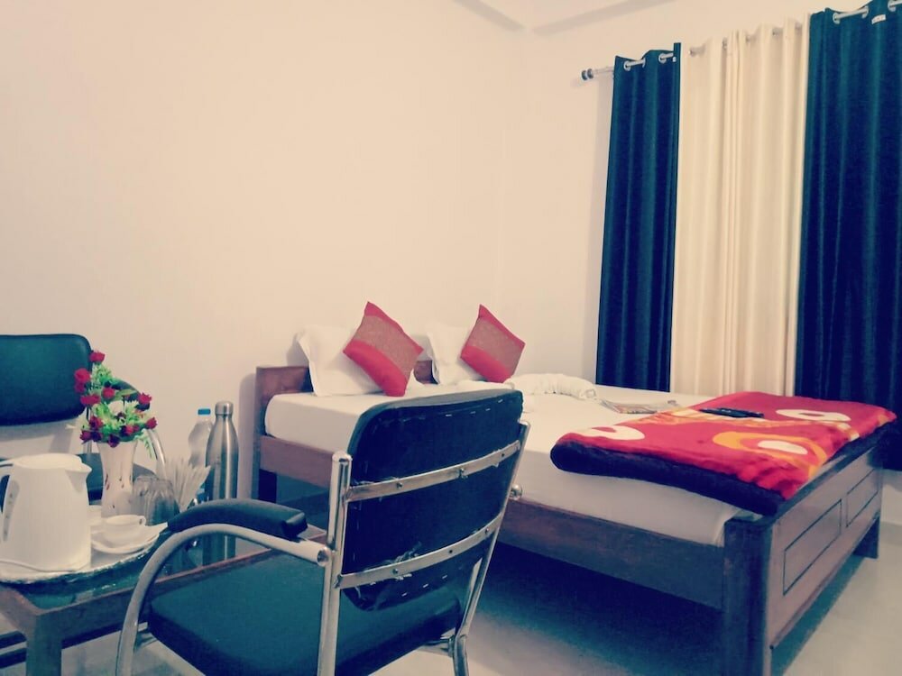 Фото Hotel Anand Lok