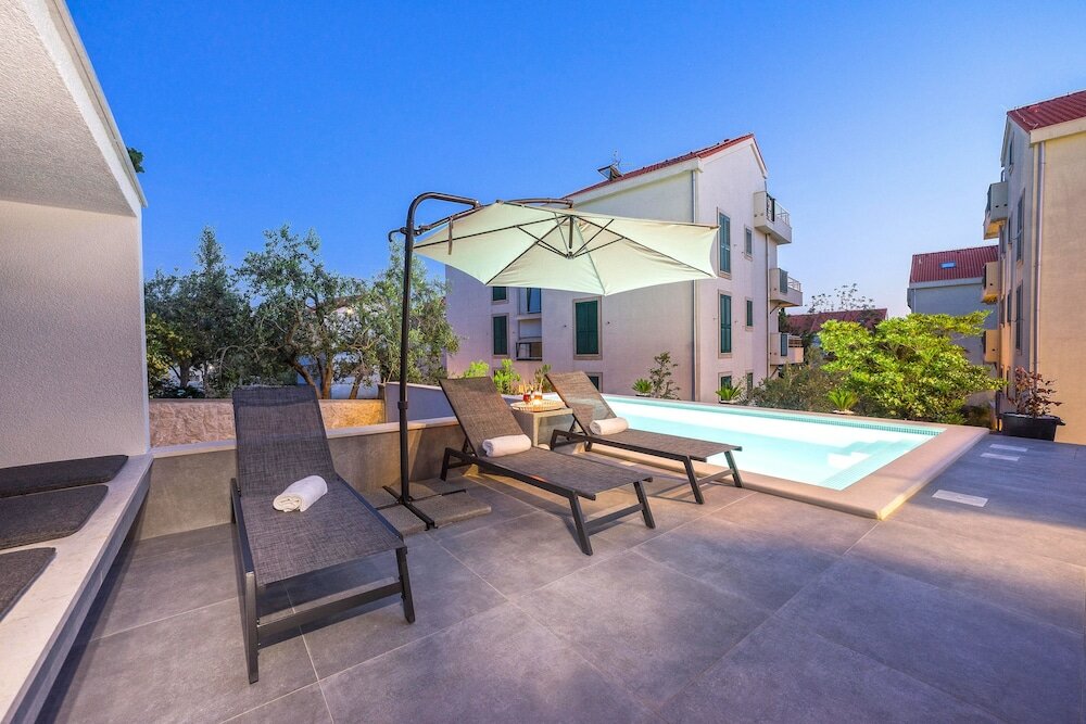 Фото Summer Breeze Apartments