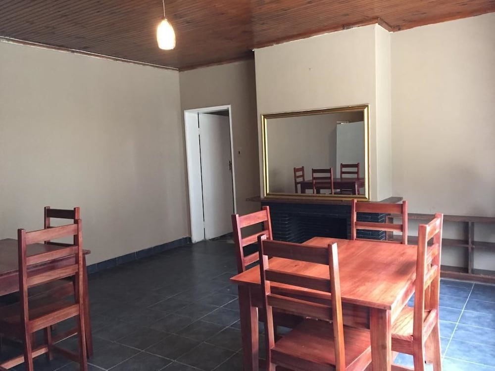 Фото Hooters Lodge