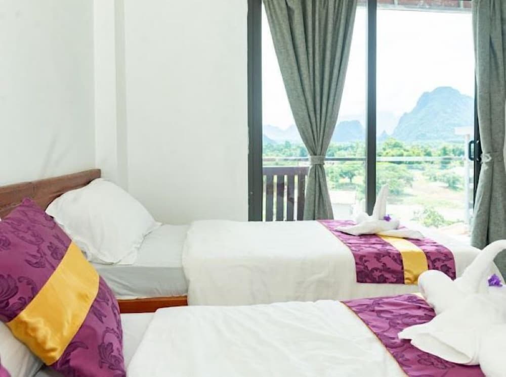 Фото NuttyPhoy Hotel