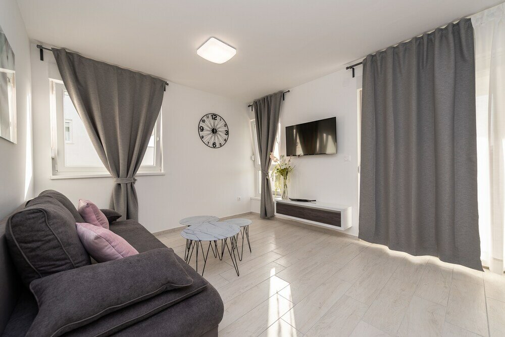 Фото Apartments & Rooms Pool Villas Maris