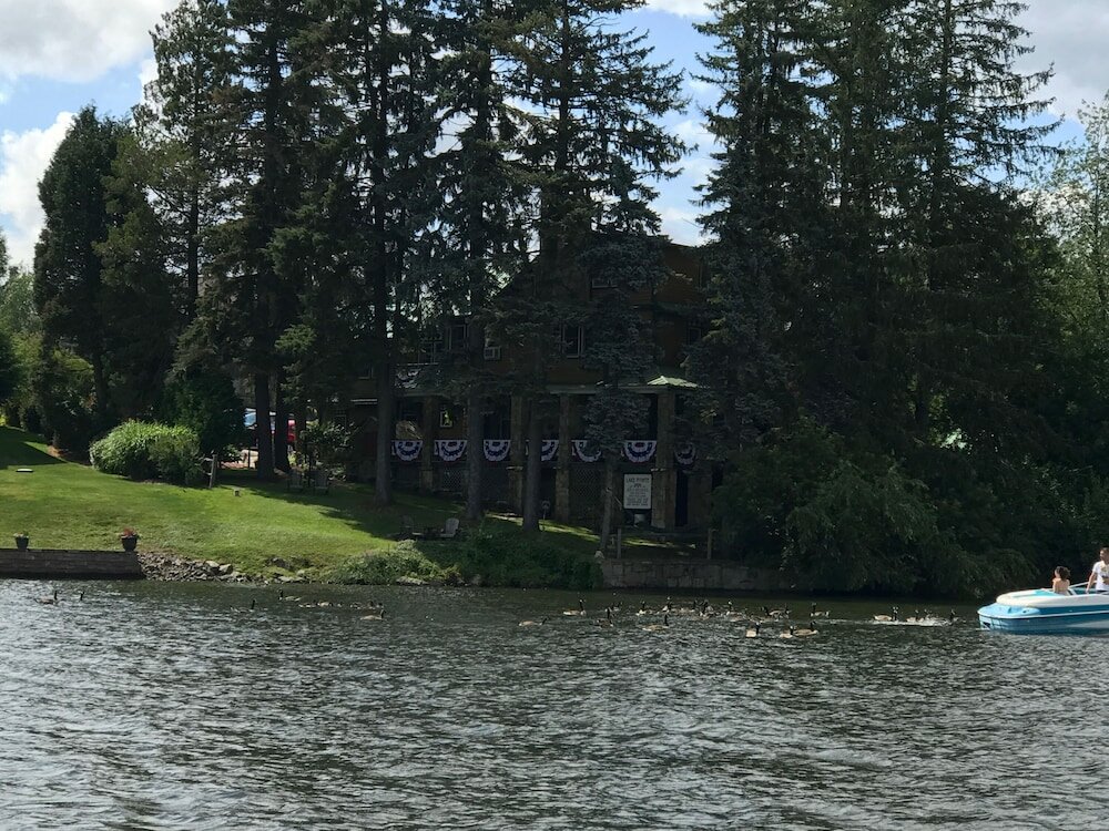 Фото Lake Pointe Inn