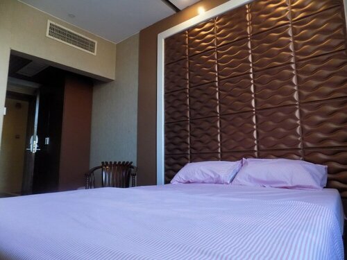 Гостиница Freedom City Hotel в Уганде