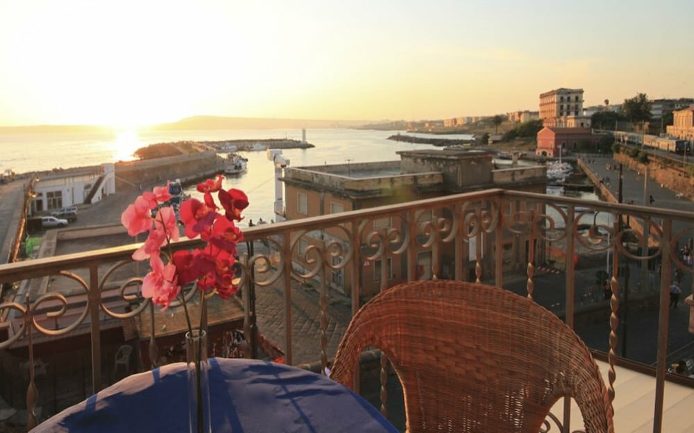 Hotel La Dimora dei Borboni, Campania, photo