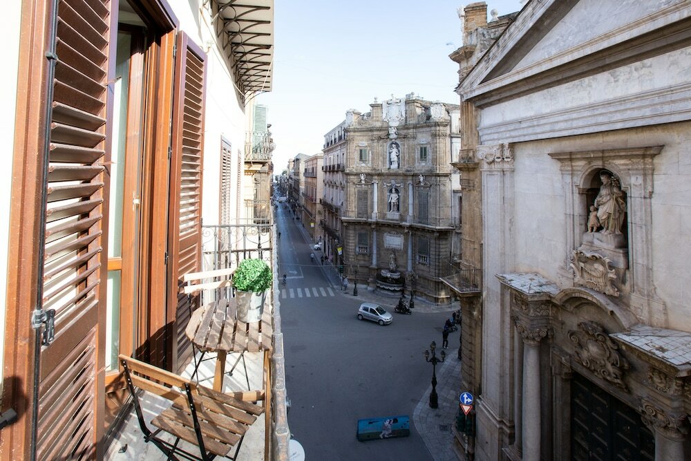 Фото Quattro Canti Charming Flat