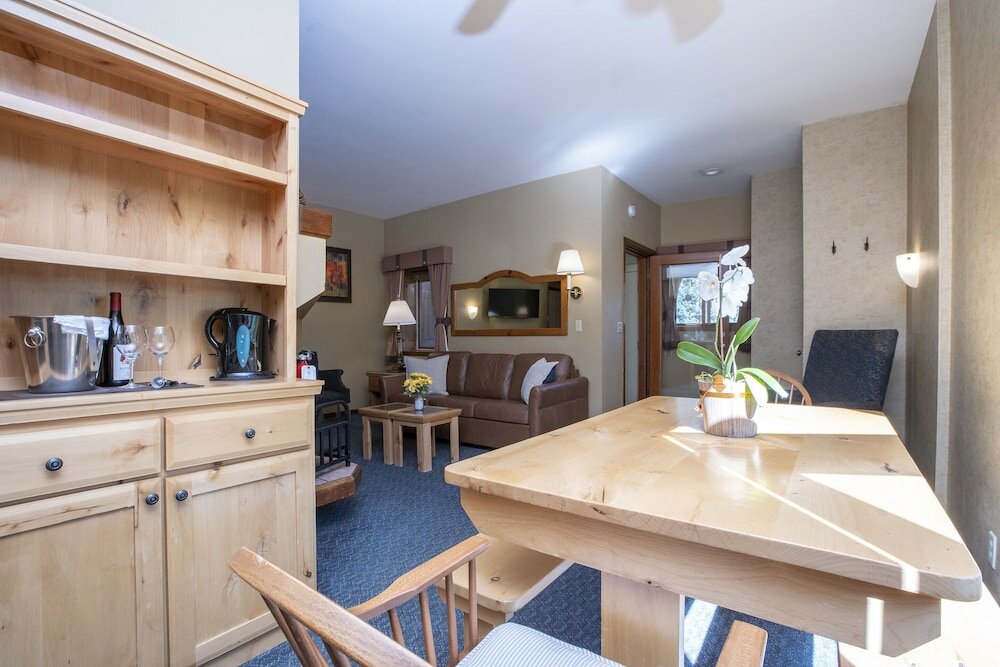 Фото GetAways at Olympic Village Inn