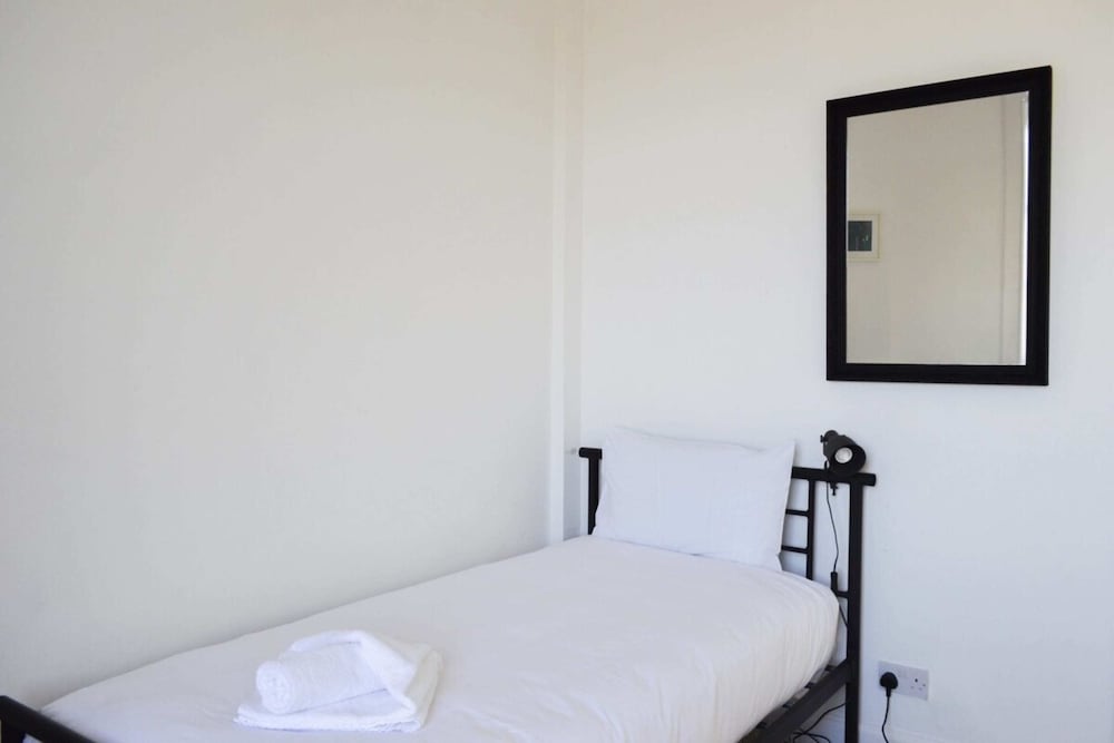 Фото Stylish Four Bedroom Stockbridge Home