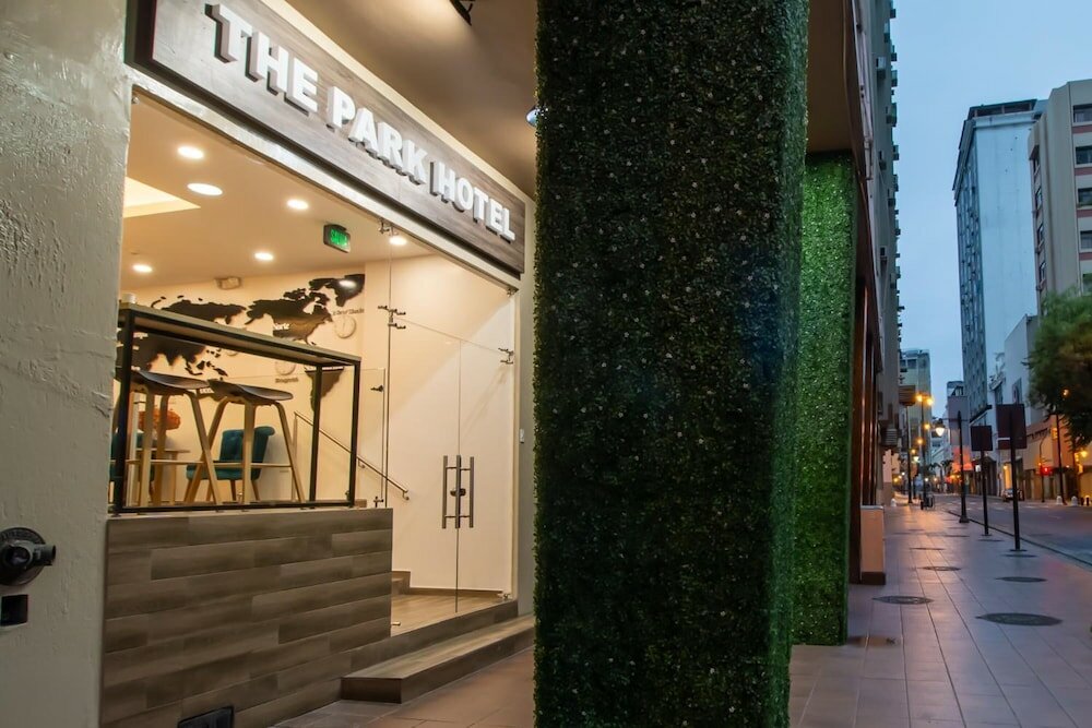 Фото The Park Hotel