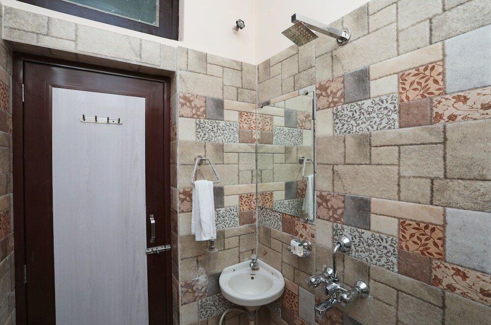 Фото Oyo 22297 Hotel 86b