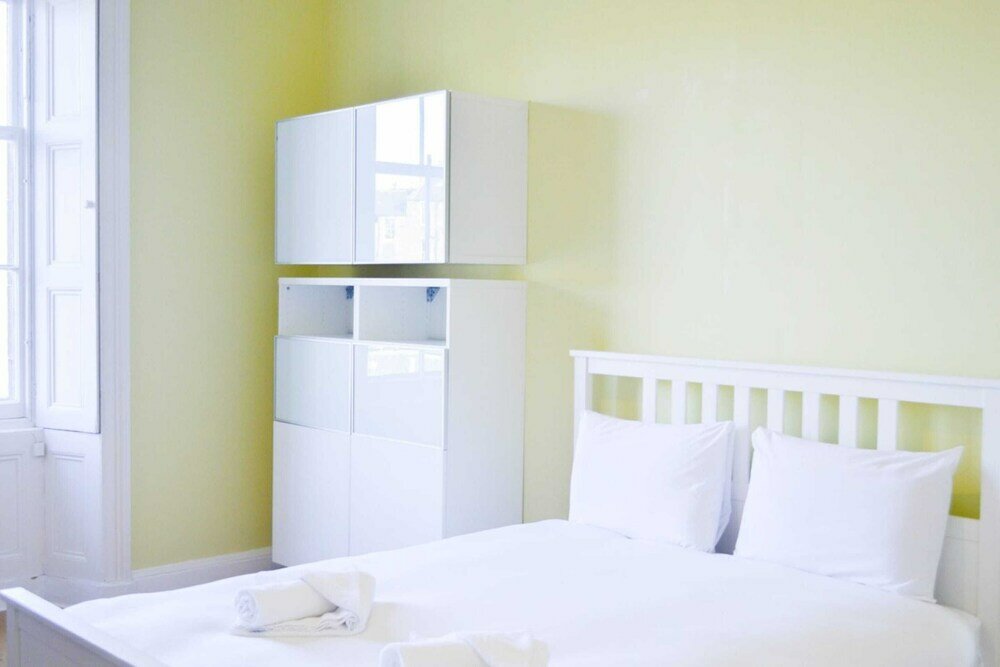 Фото Stylish Four Bedroom Stockbridge Home