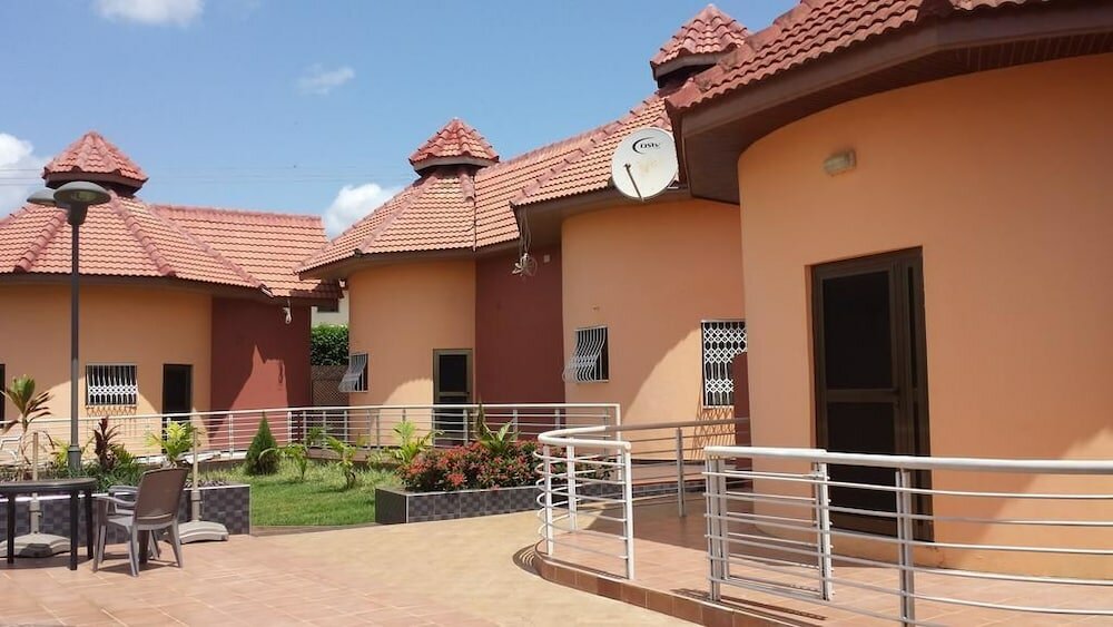 Фото Ponderosa Travel Lodge