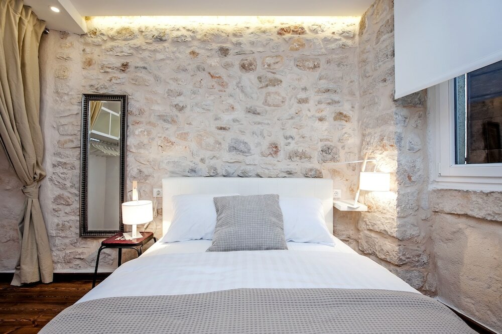 Фото Luna Rooms and Studios