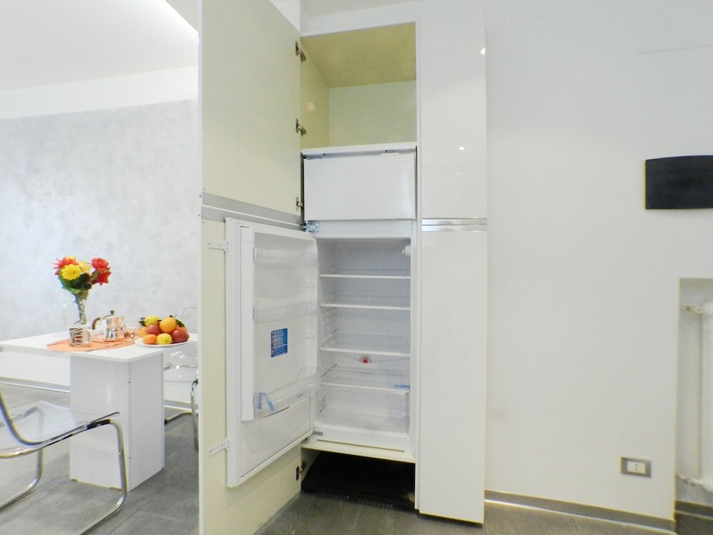 Фото Eli House Vatican