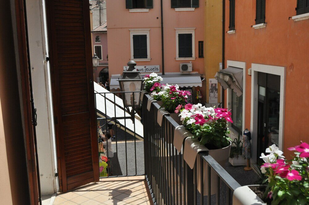 Фото Le Finestre Sul Borgo Rooms