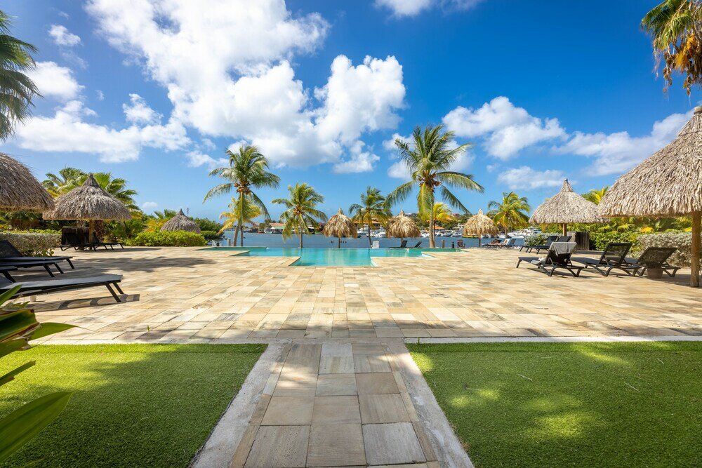 Фото La Maya Beach Spanish Water Luxury Apartment